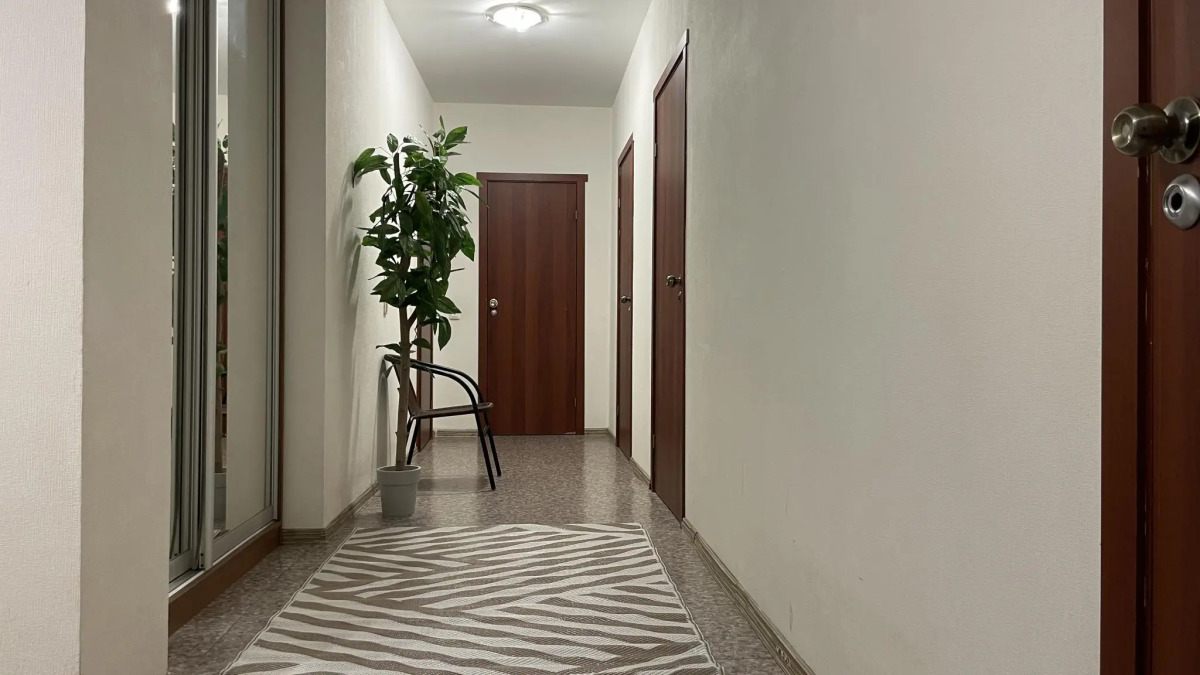 Yousinn (Юсинн) на улице Добролюбова