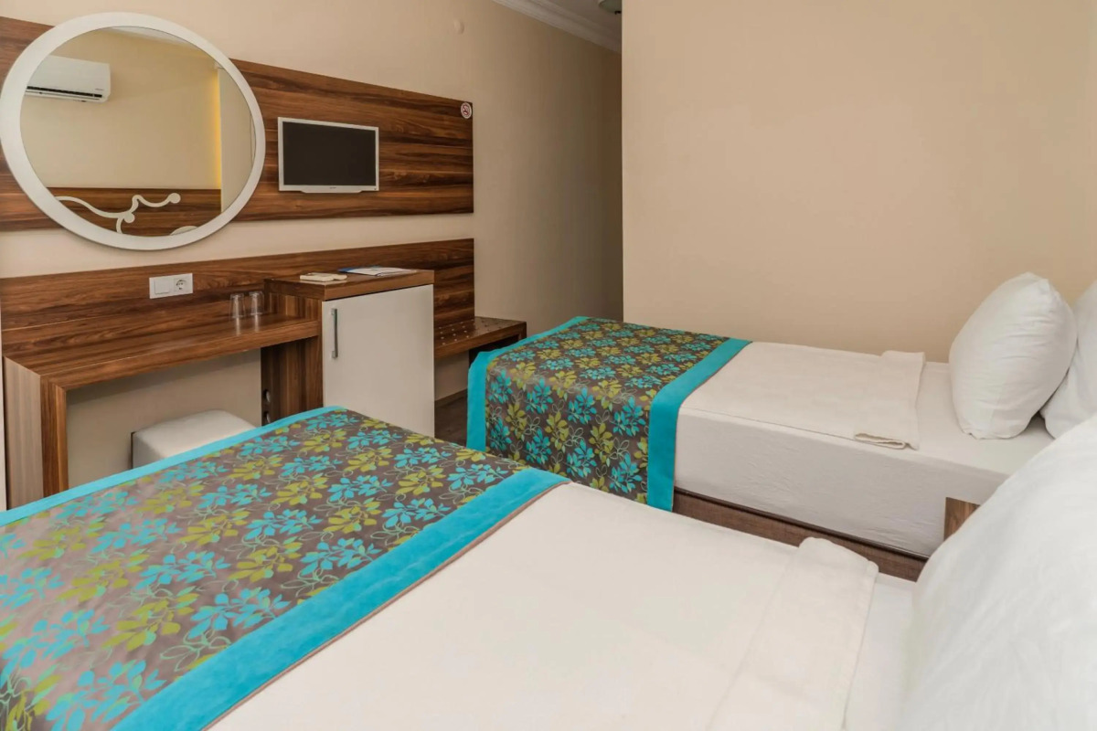 Kleopatra Blue Hawaii Hotel