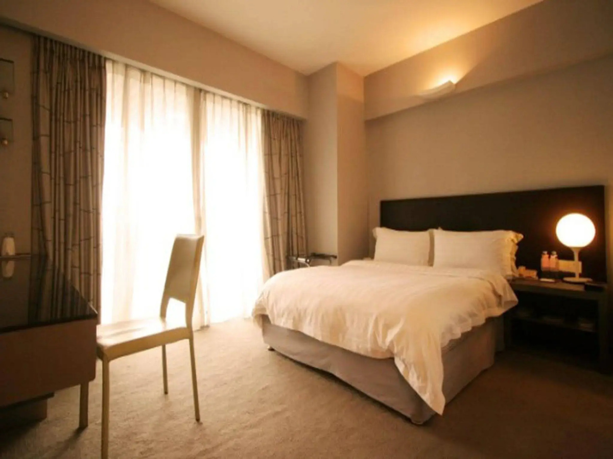Yi-Wu Commatel Hotel