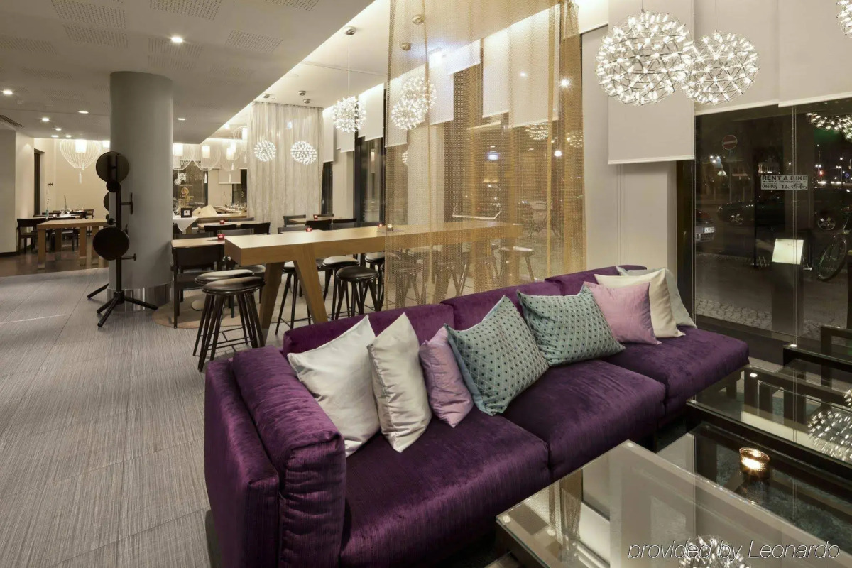 Отель Premier Inn Berlin Alexanderplatz