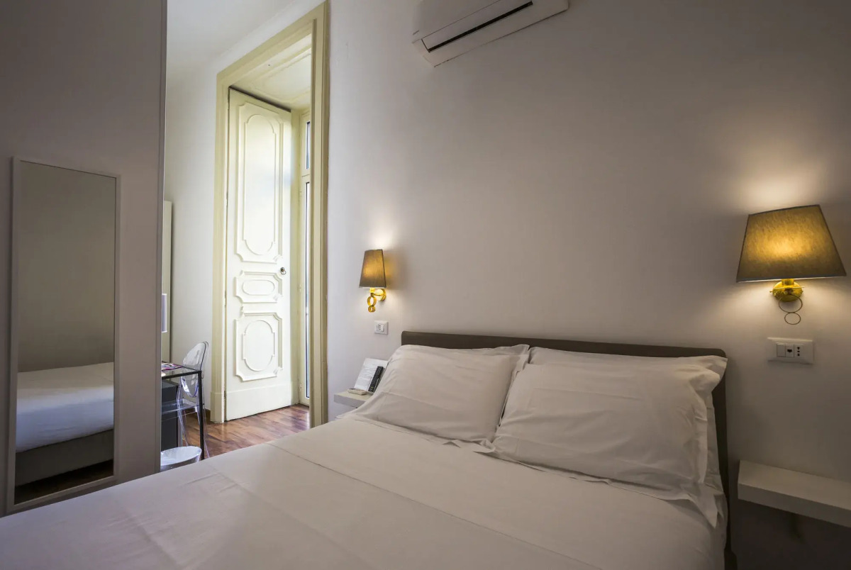 Napoli Class Luxury Rooms & Suites