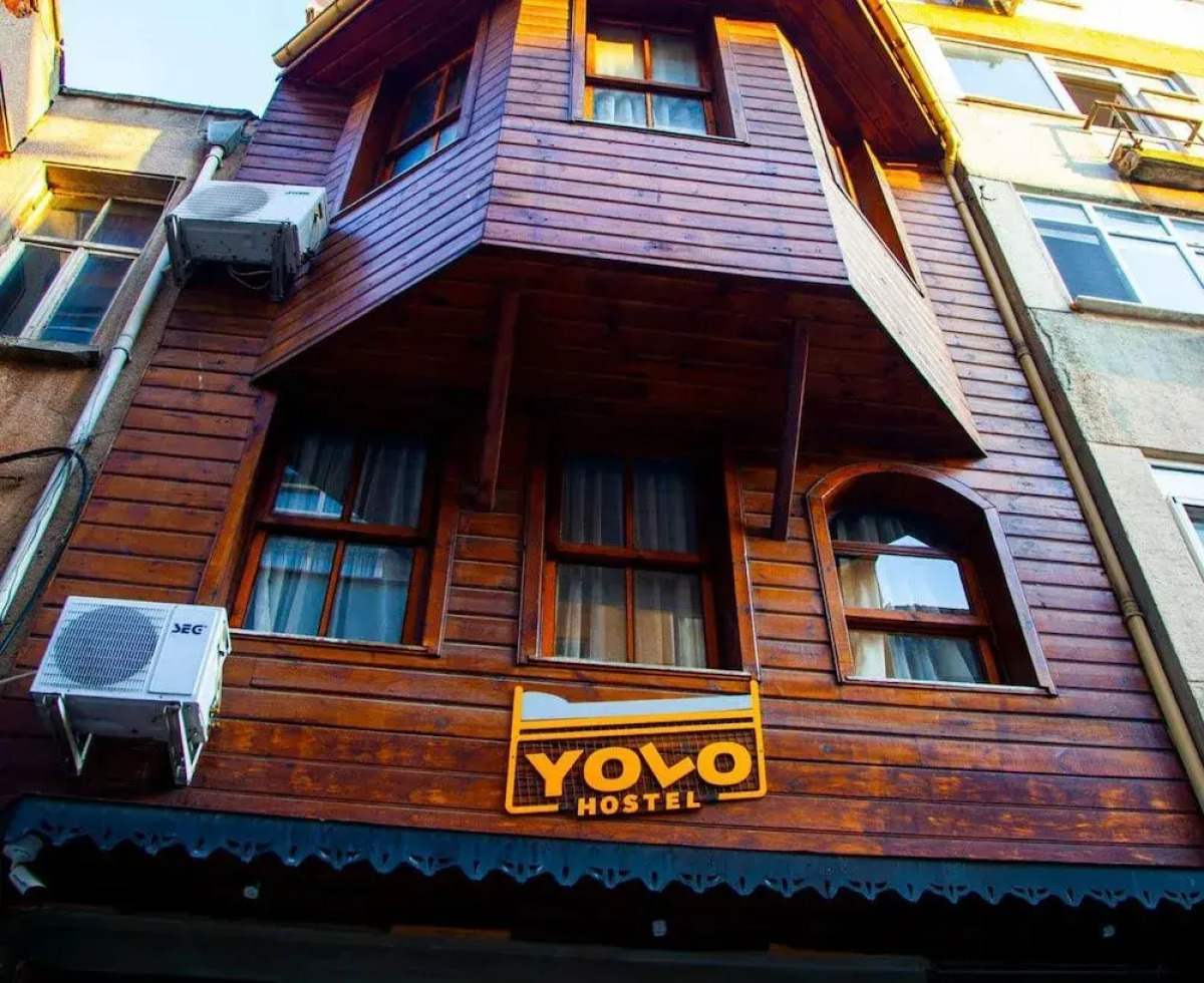 Yolohostel