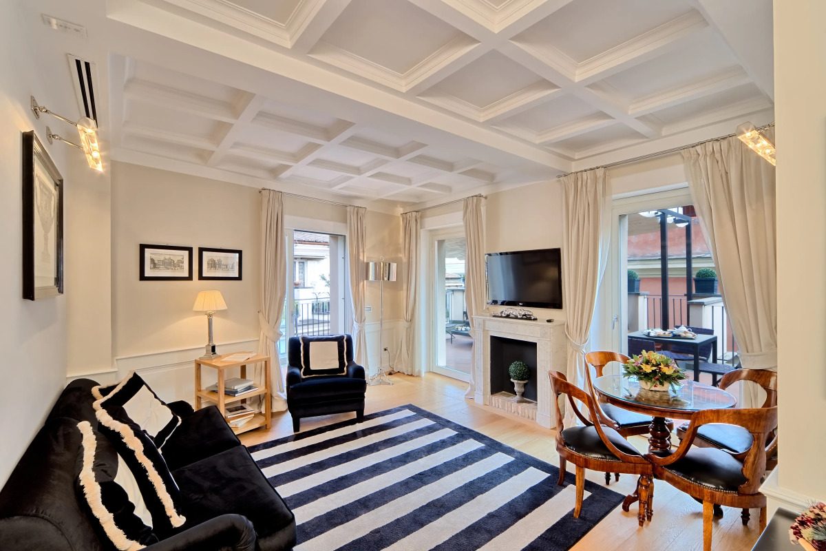 Trevi Palace Luxury Inn