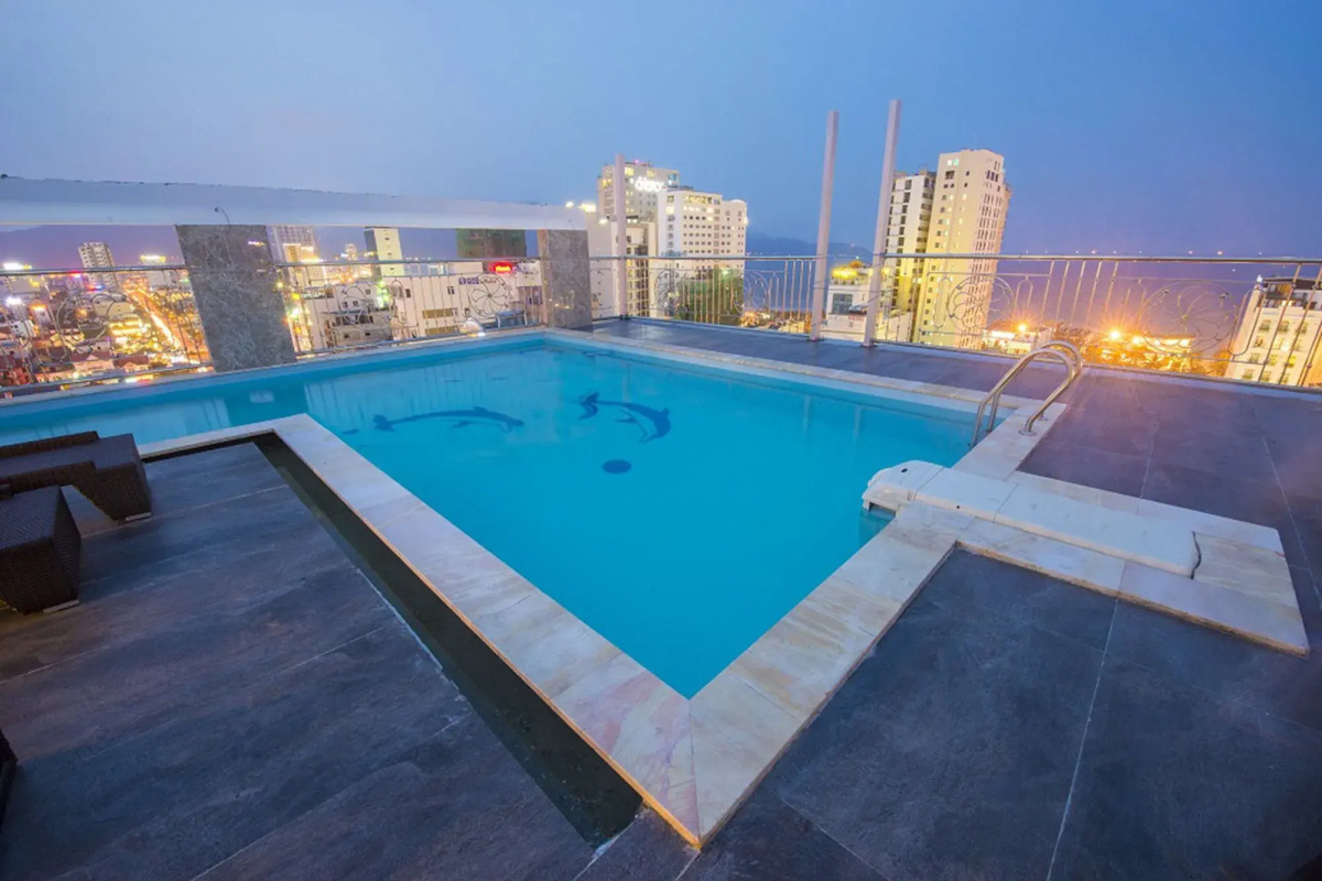 Crystal Hotel Da Nang