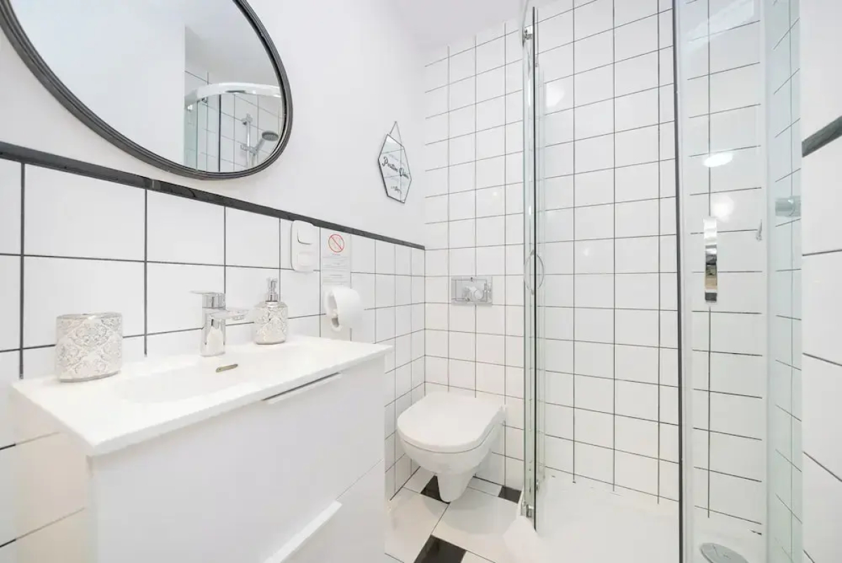 UNIT Warszawa Centrum Room by Metro Rondo ONZ