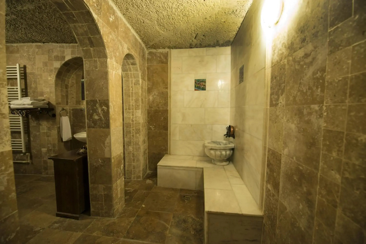 Vineyard Cave Hotel
