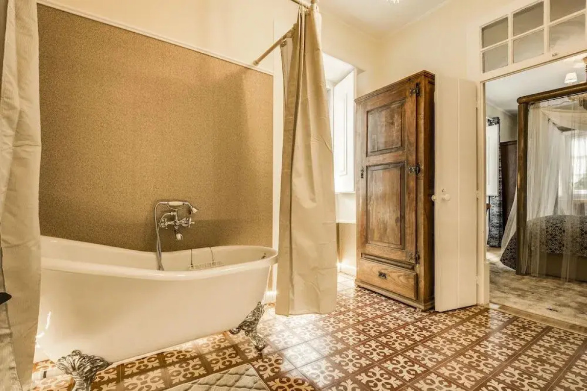 LUXa Charmhouse Hotel