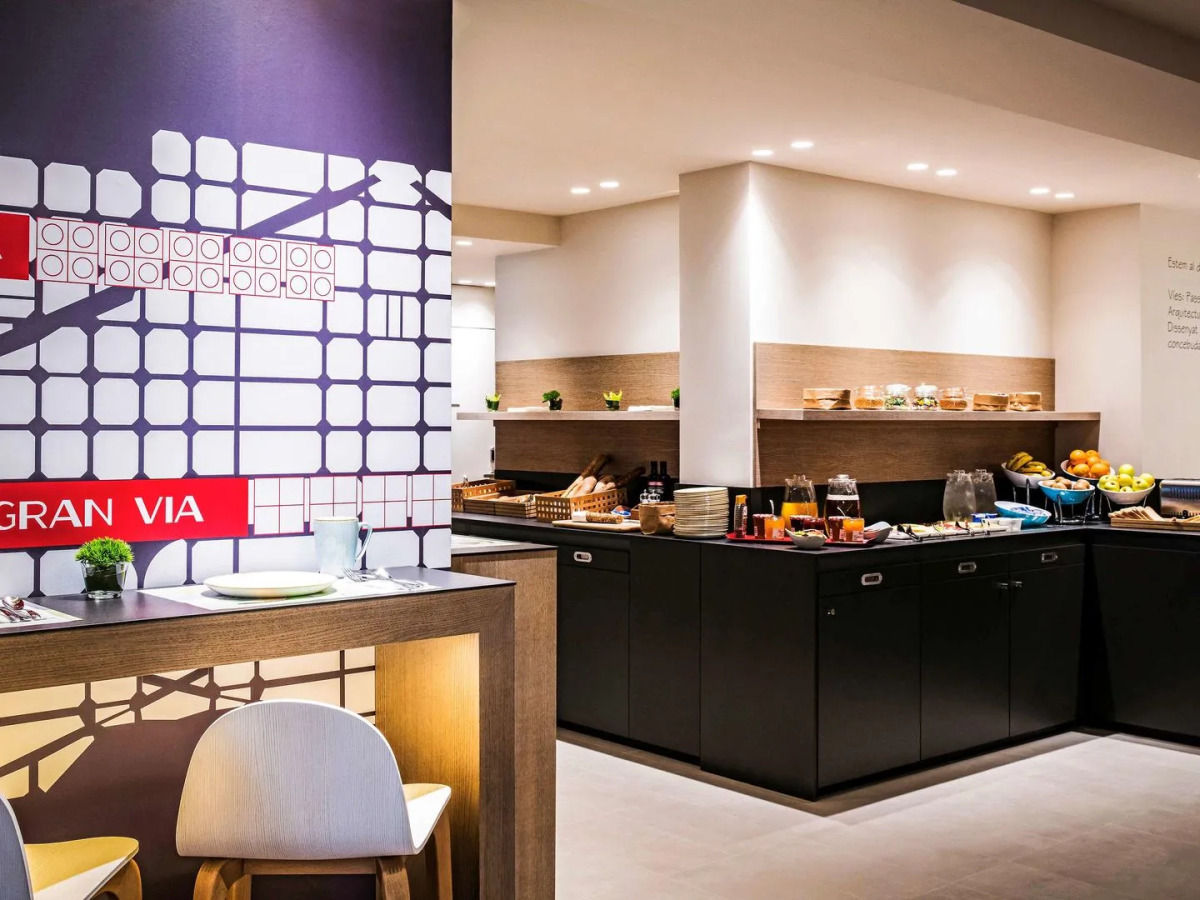 Отель Ibis Styles Barcelona Centre