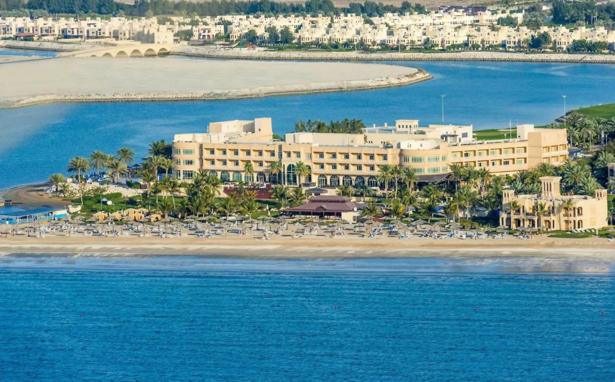 Курортный отель Sofitel Al Hamra Beach Resort