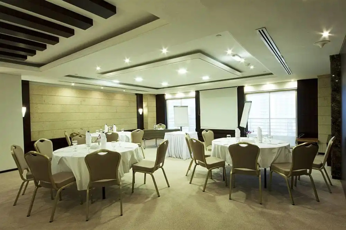 Отель Grand Belle Vue 