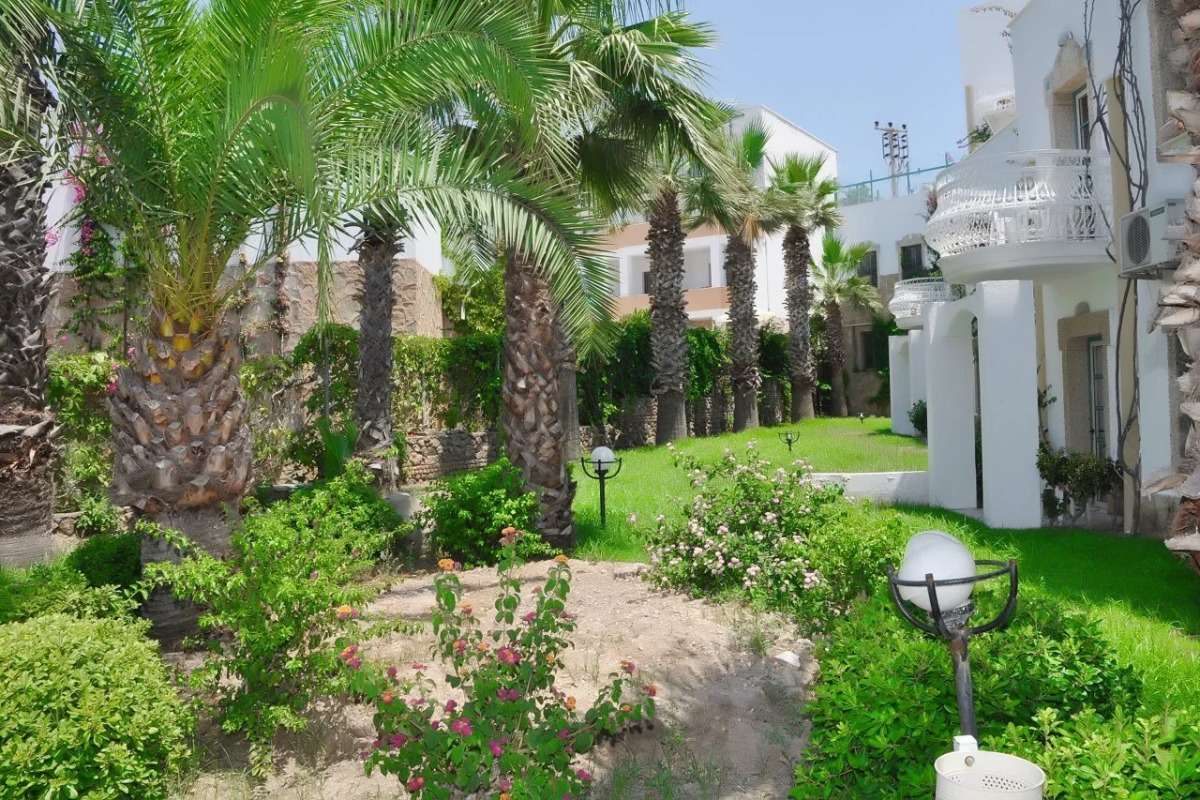 Отель Siesta Beach & Apart