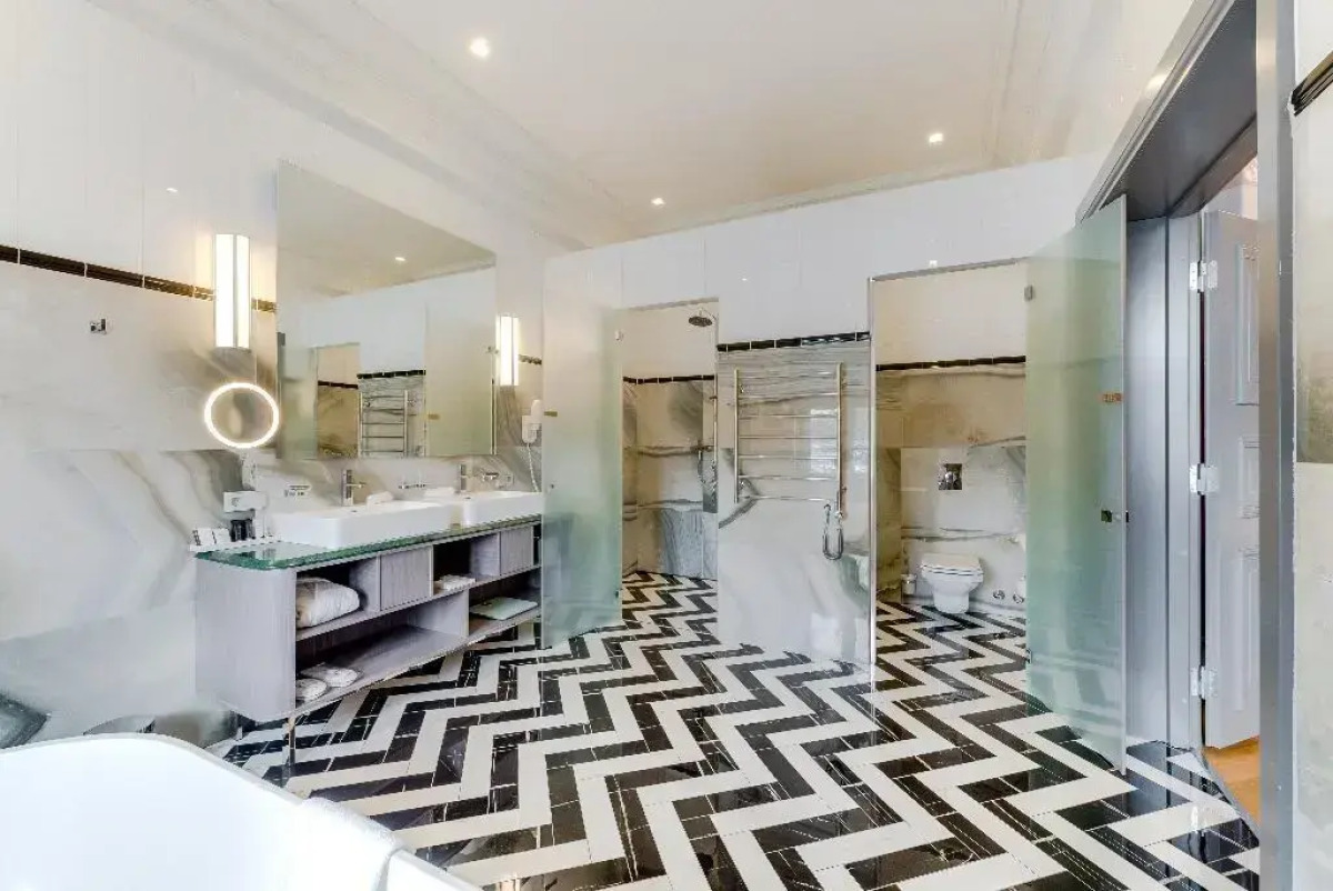 Отель Grand Poet Hotel by Semarah