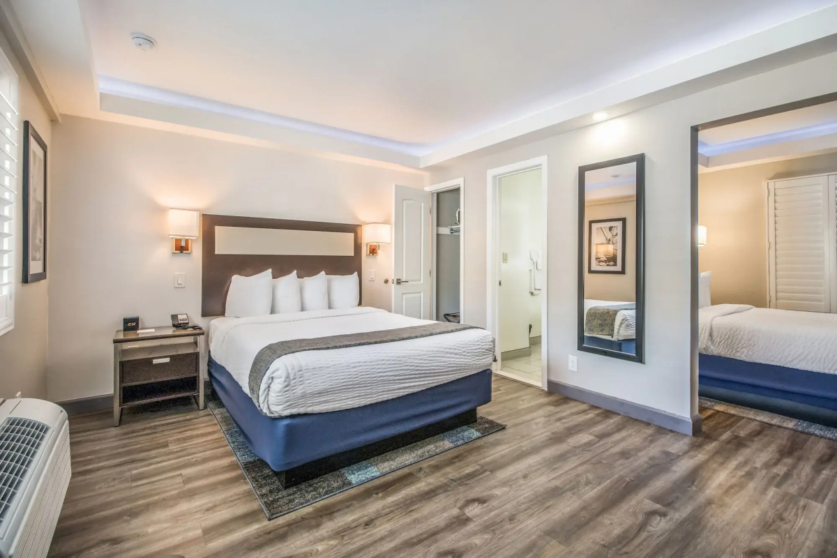 Inn at 50 at Long Beach Convention Center