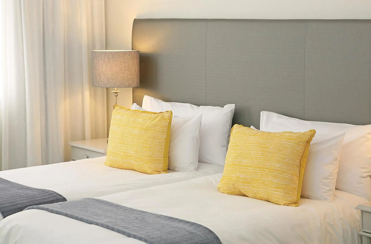 Hollow on the Square City Hotel