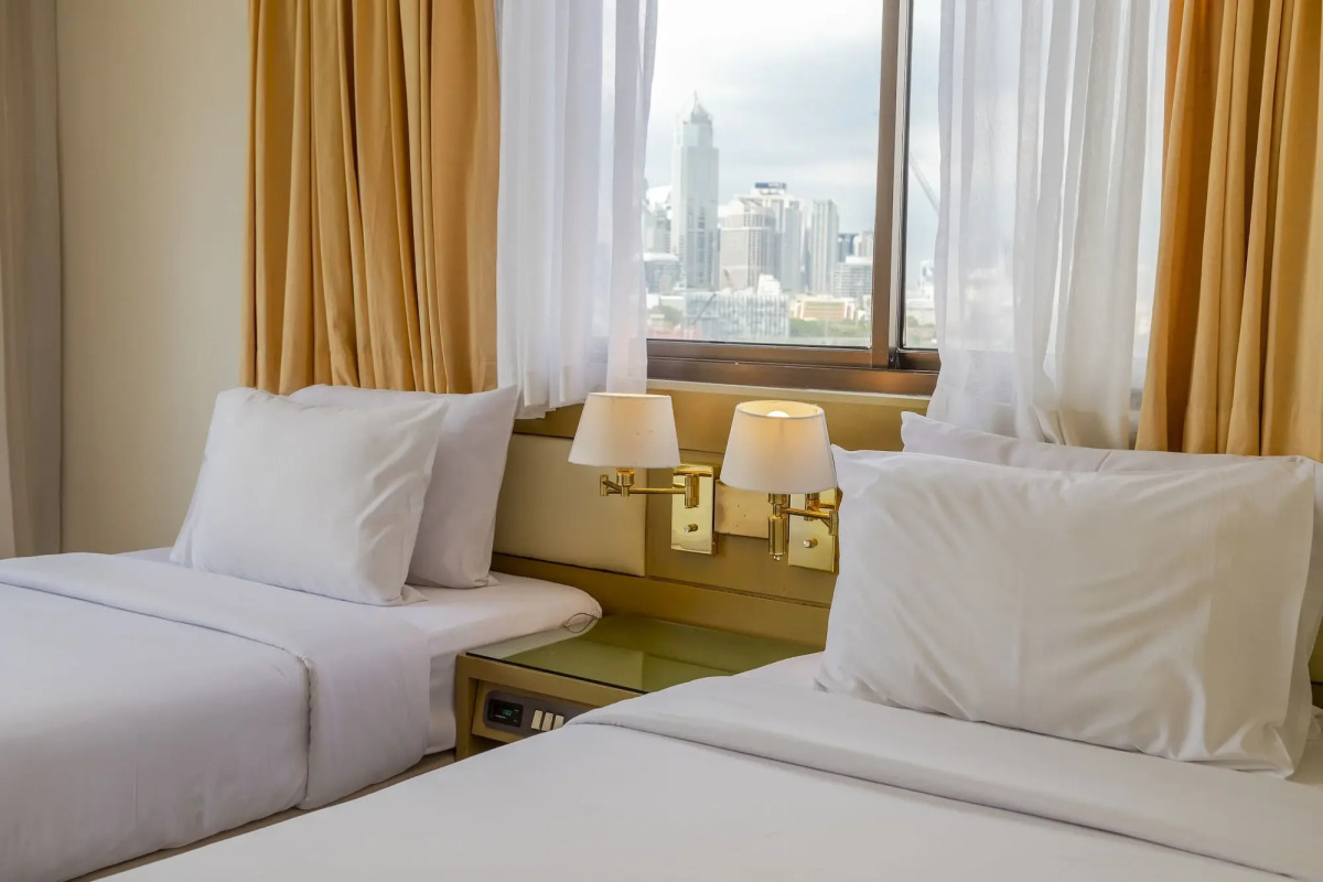 Pinnacle Lumpinee Park Hotel