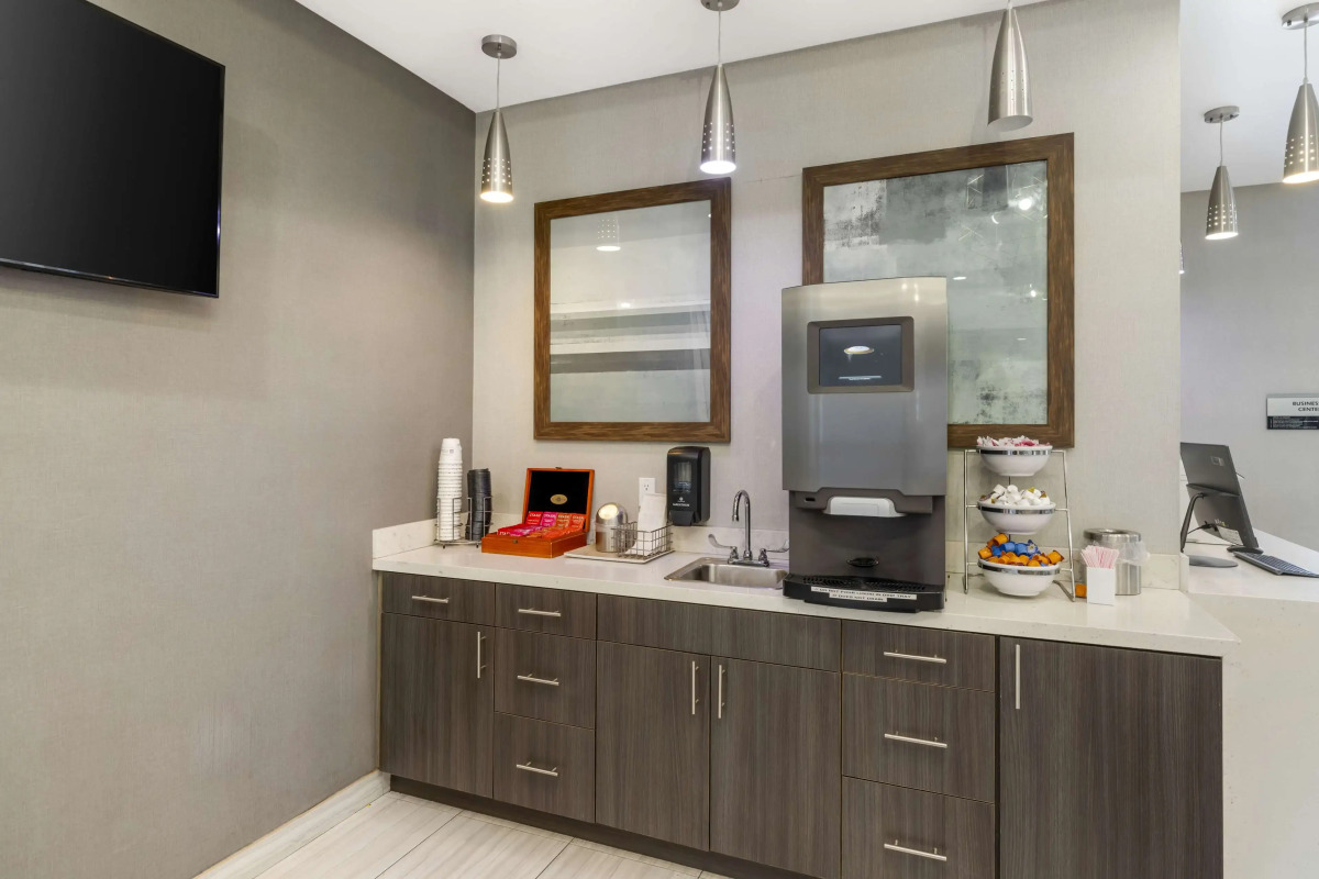 Best Western Plus Gardena Inn & Suites