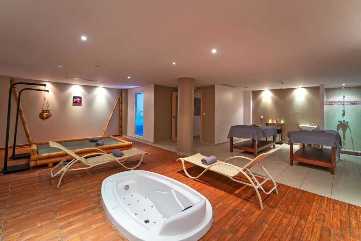 Kresten Royal Euphoria Resort