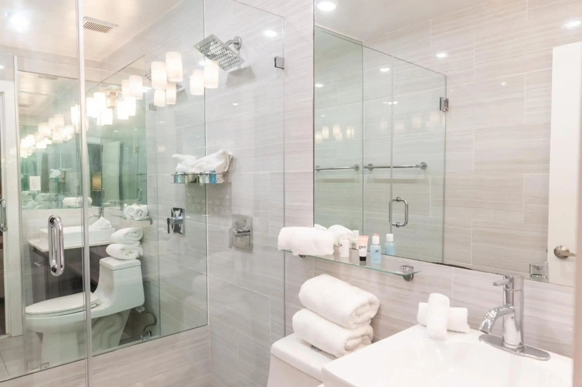 Catalina Hotel & Beach Club