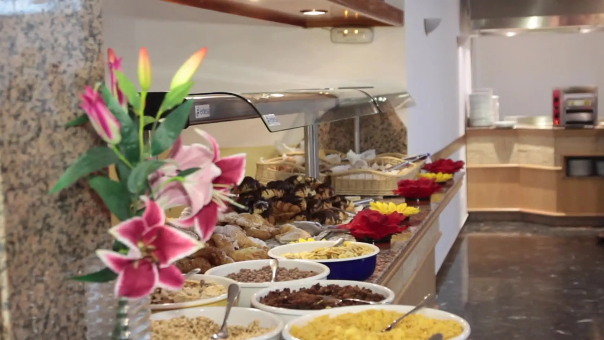 Отель Amic Miraflores