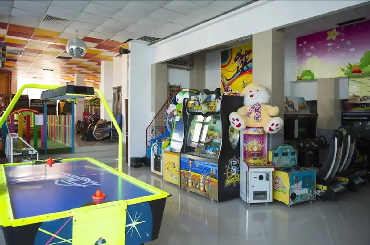 Отель Laza Hall