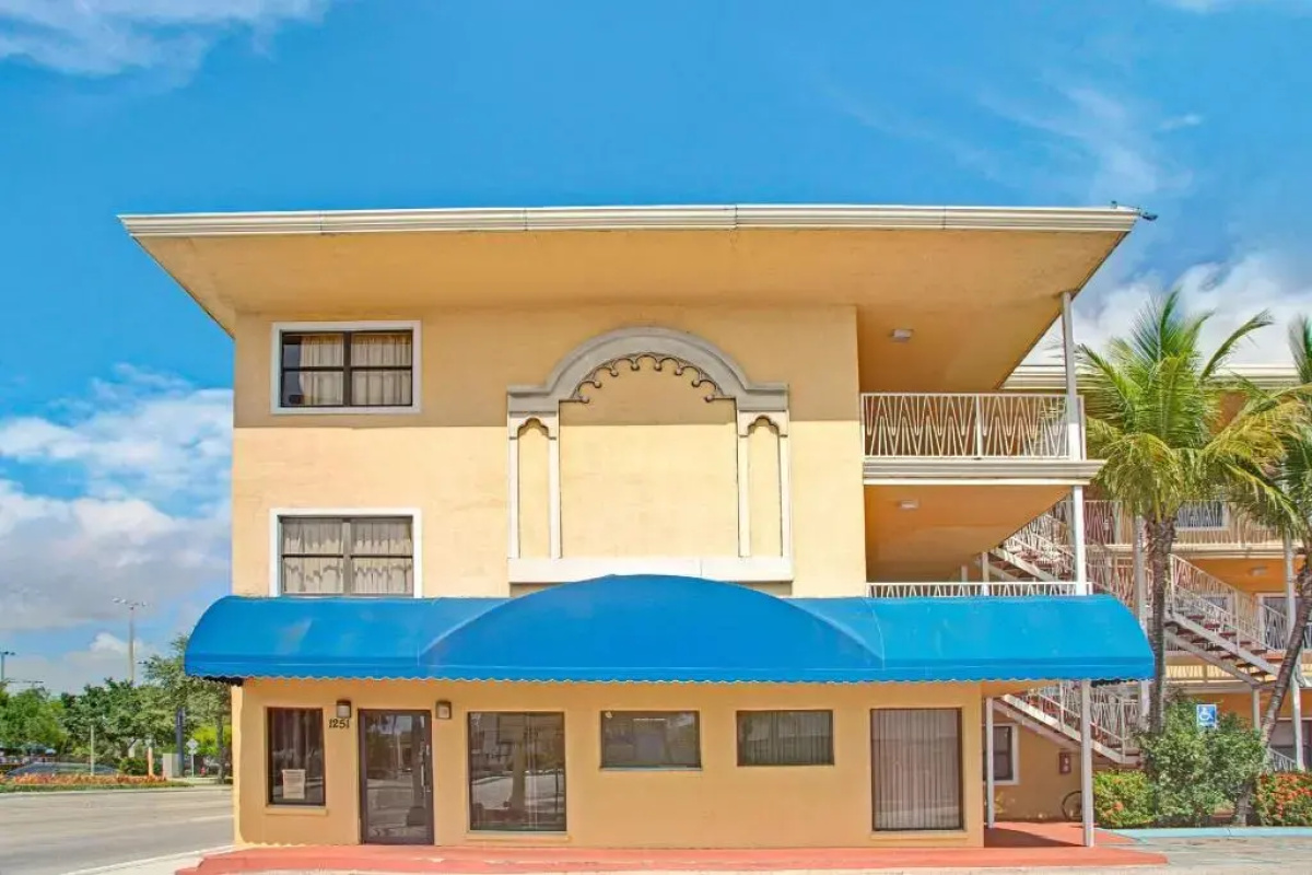 Travelodge by Wyndham Fort Lauderdale