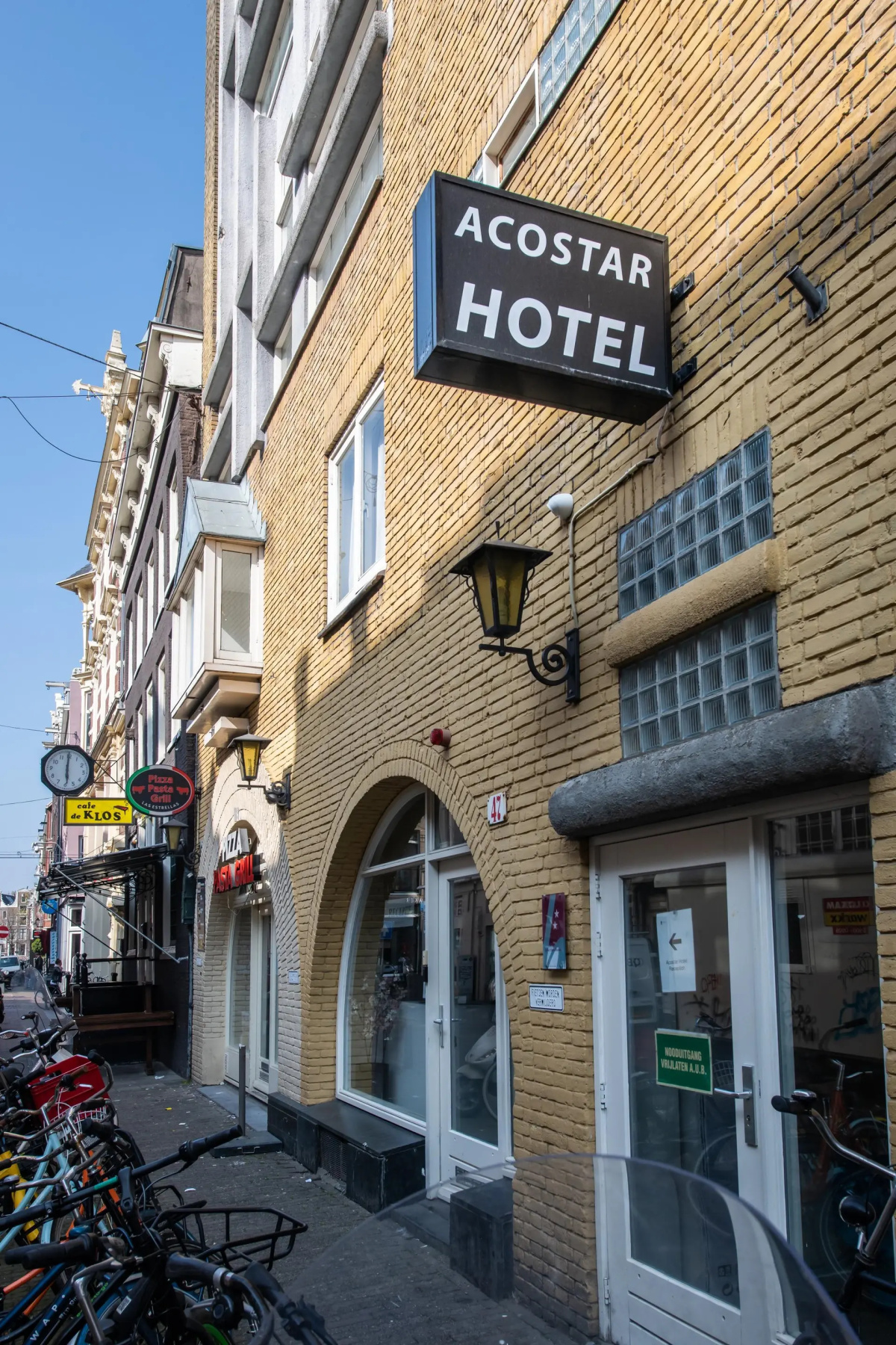 Acostar Hotel