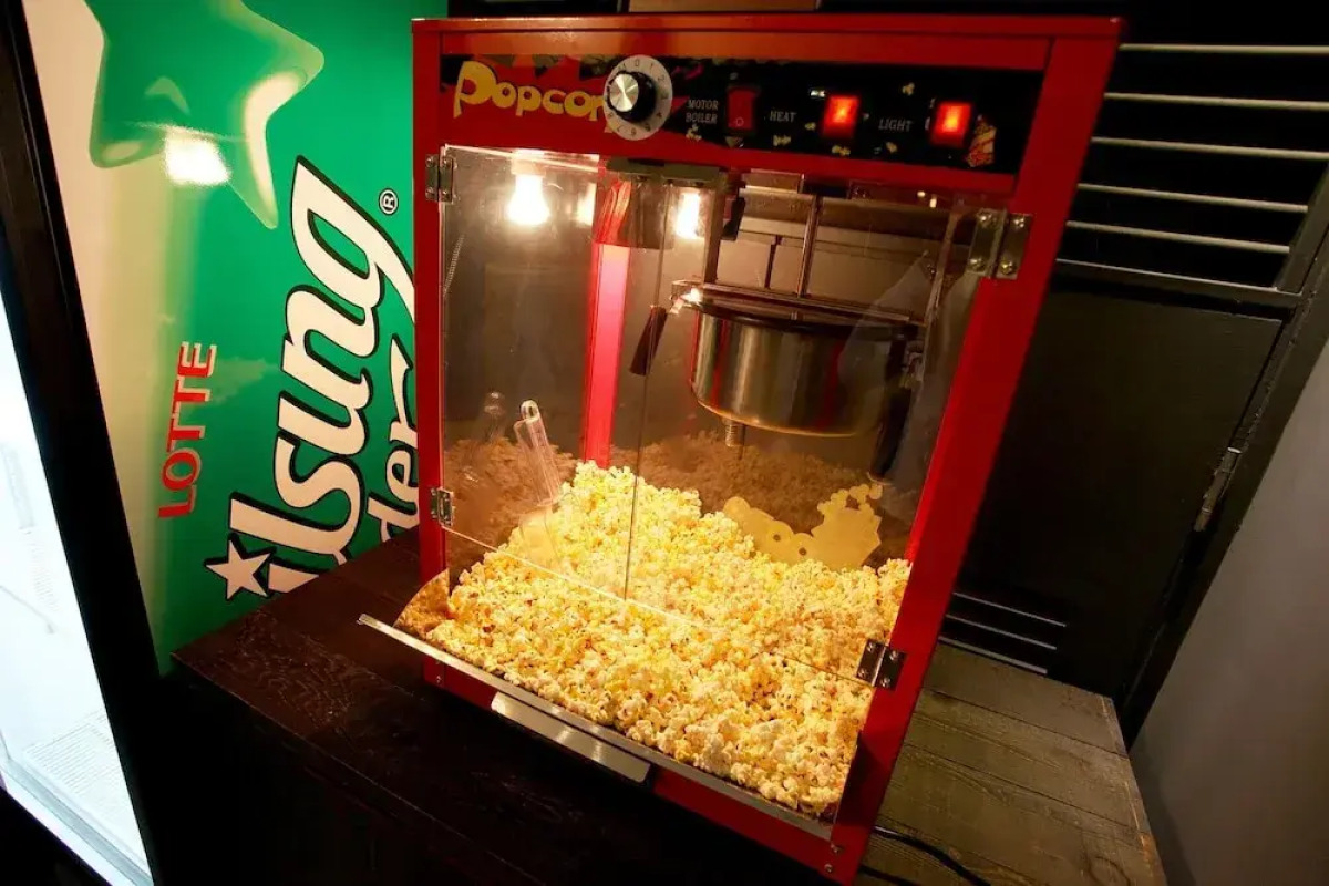 Yaja Gangnam Nonhyeon