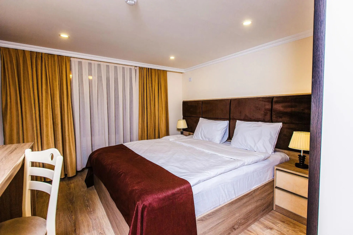 Отель Deluxe City