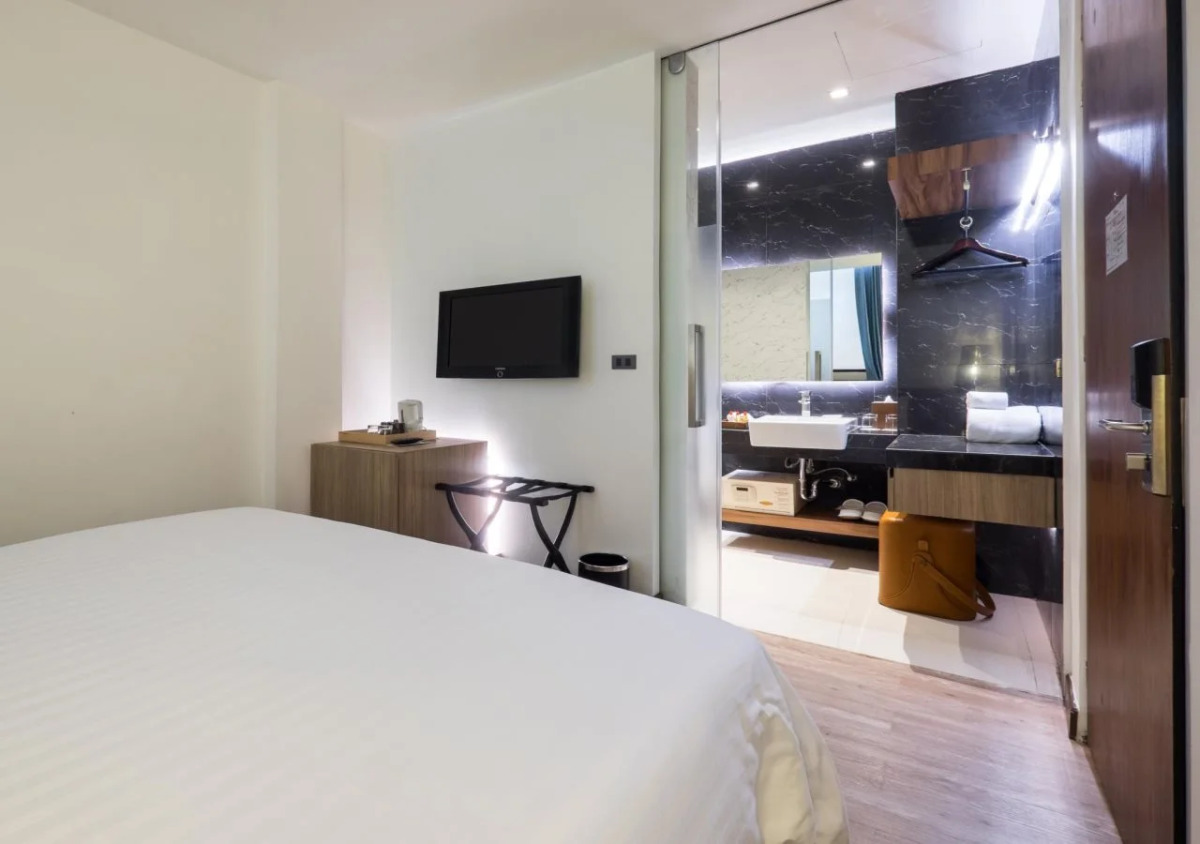 Отель Sacha's Hotel Uno