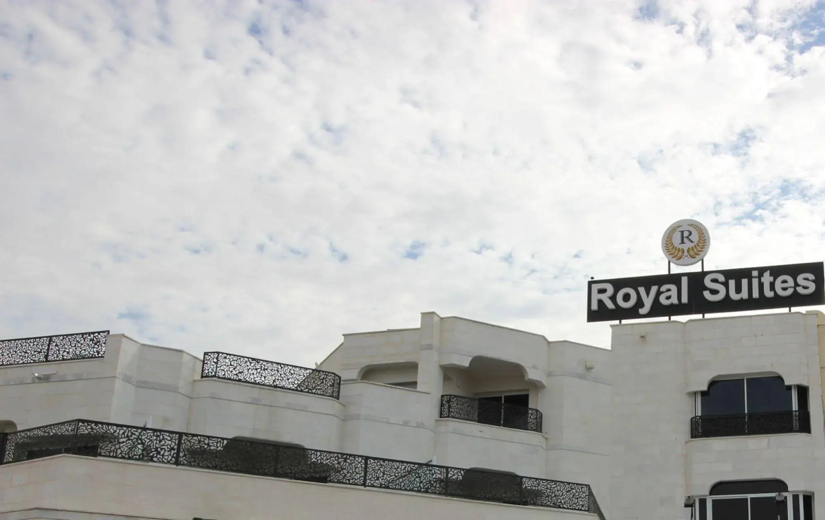 Rich Royal Suites