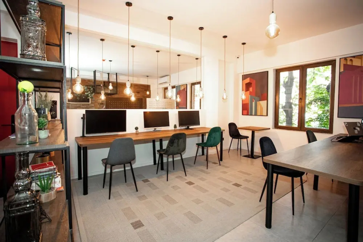 Отель The Tbilisi Pod