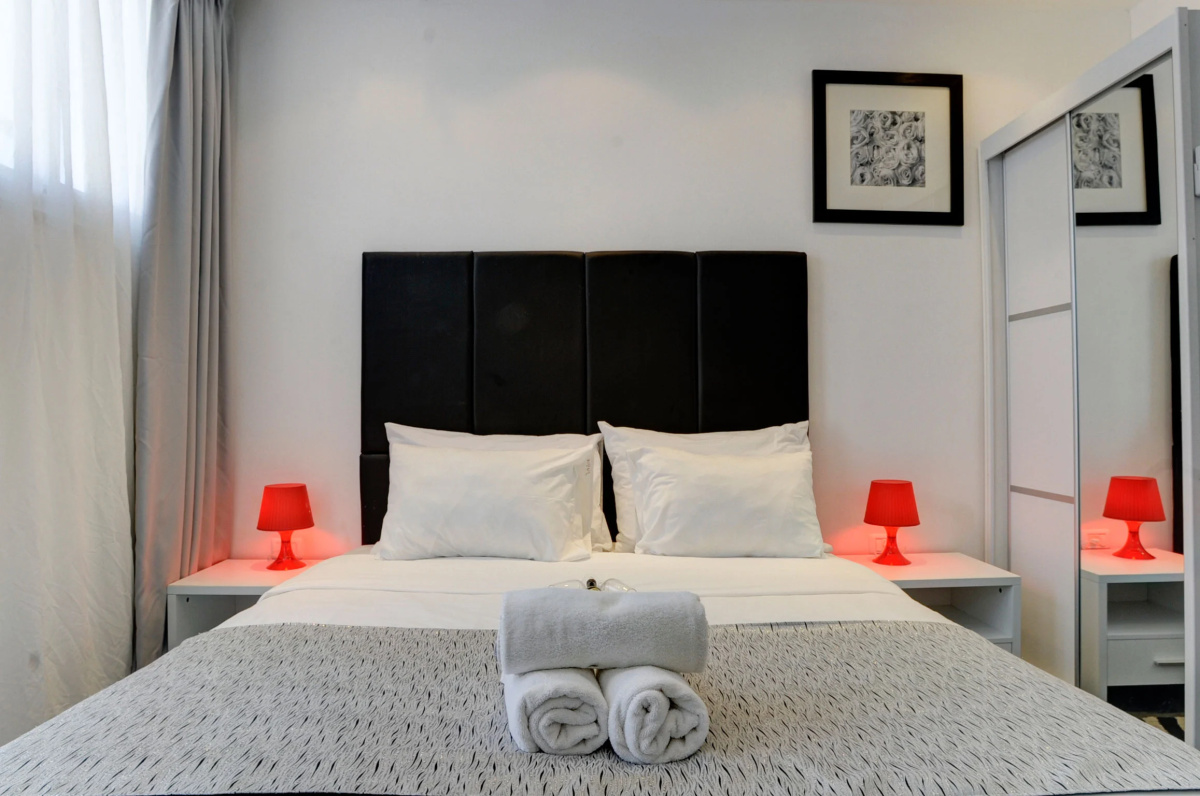 Geula Suites