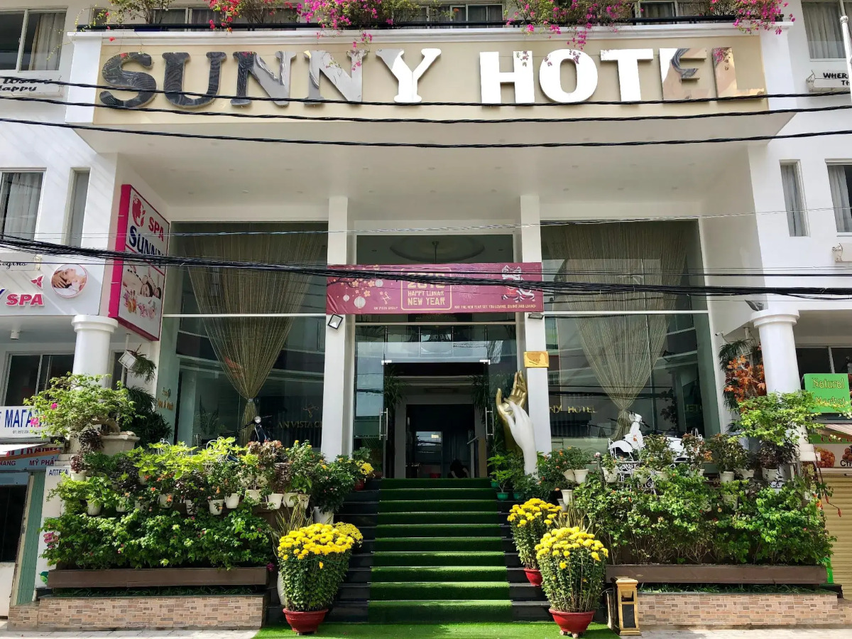 Sunny Hotel