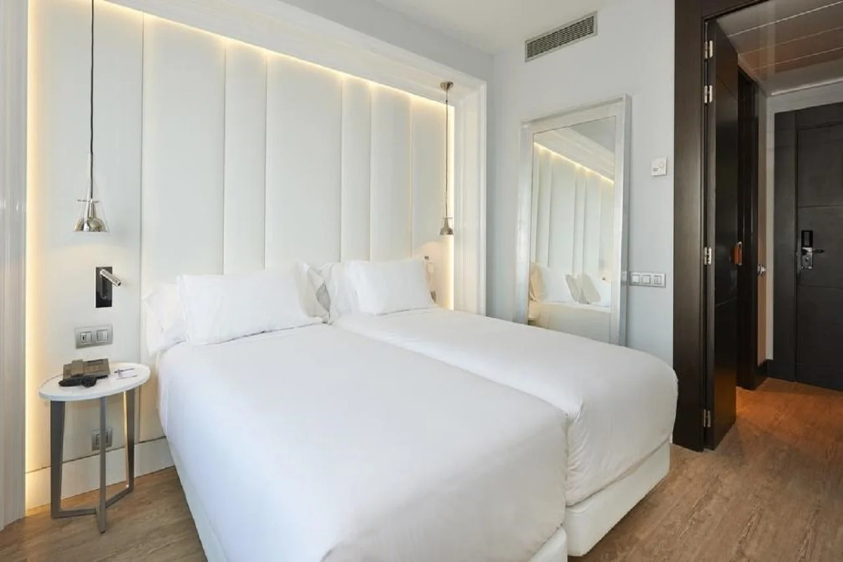 Отель NH Collection Barcelona Gran Calderón