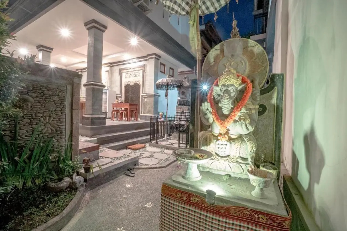 Three Dewis Guest House