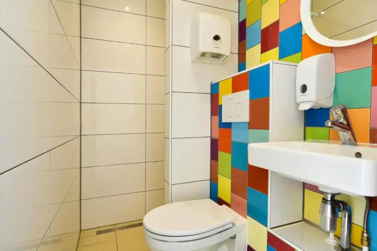 Hans Brinker Hostel