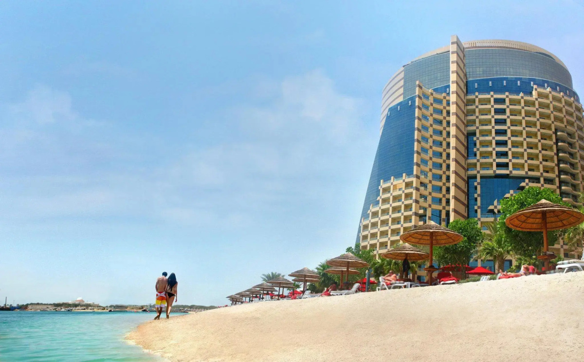 Отель Khalidiya Palace Rayhaan by Rotana 