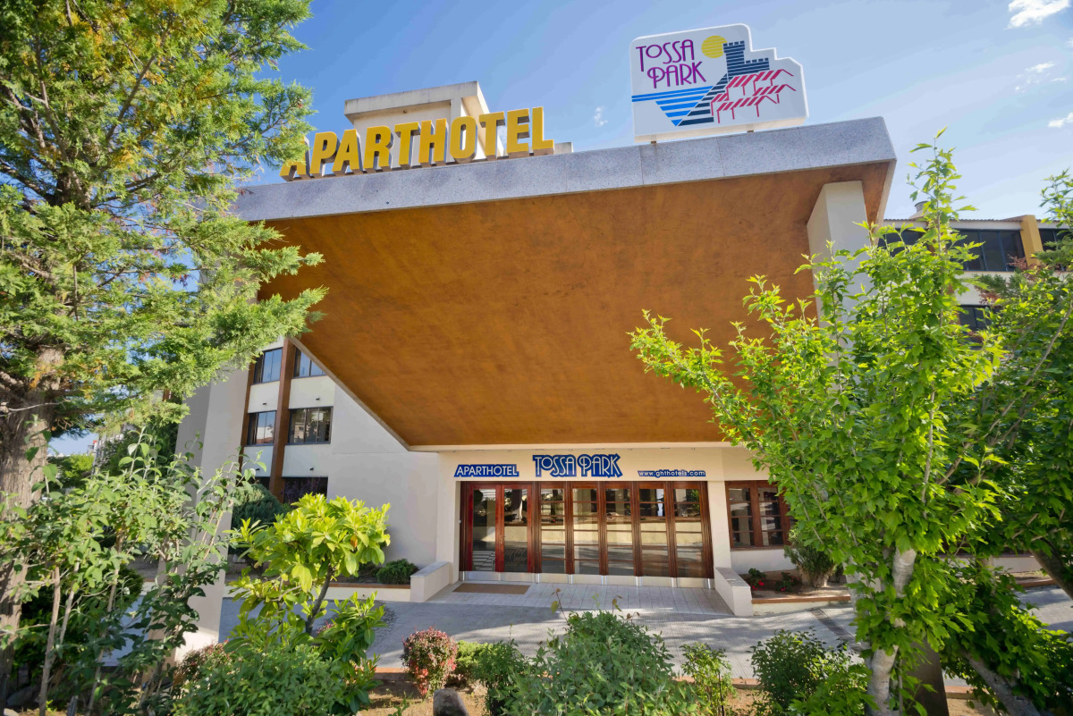 Апарт-отель GHT Tossa Park