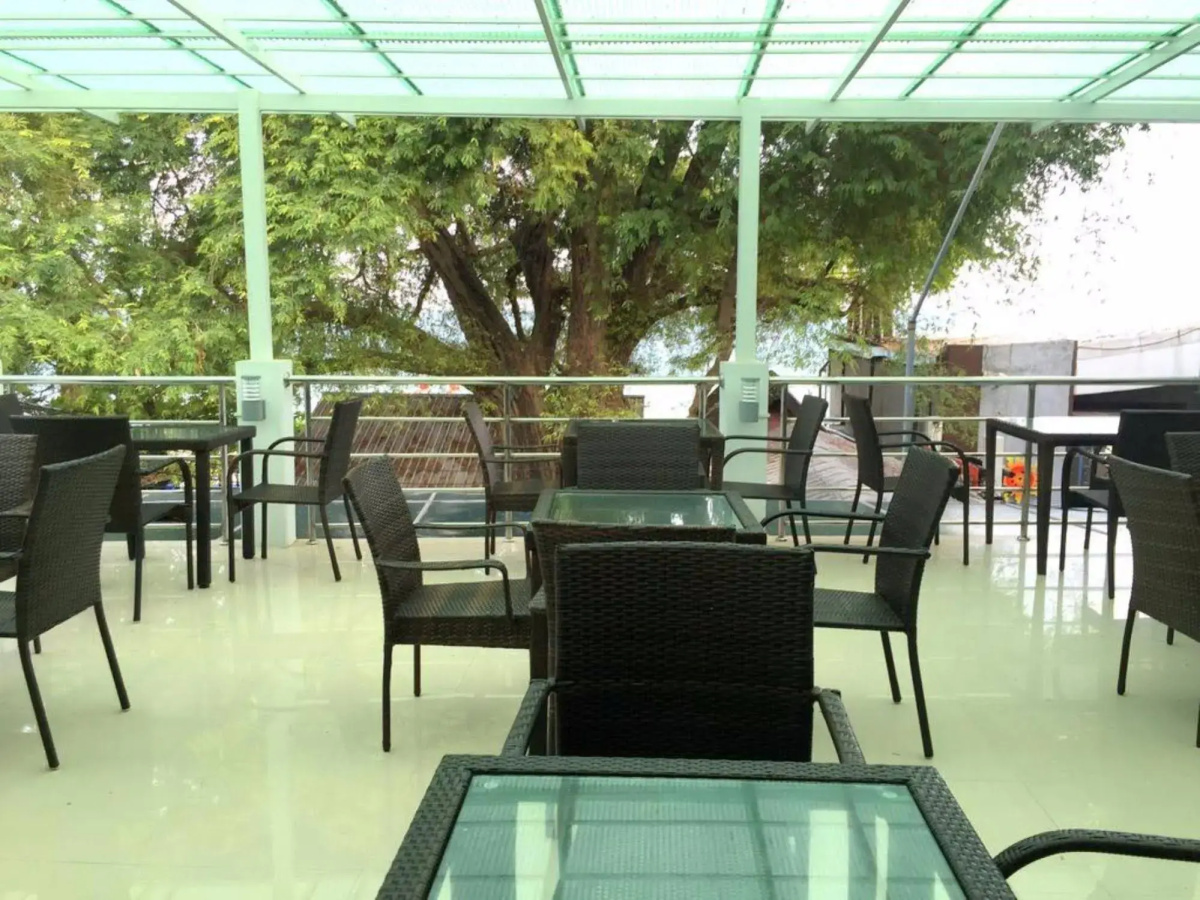 Sea Breeze Resort