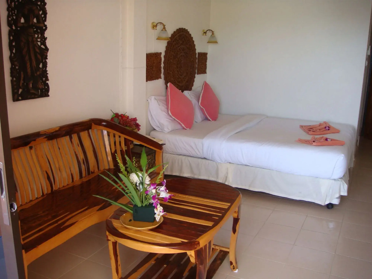 Baan Karon Hill Phuket Resort