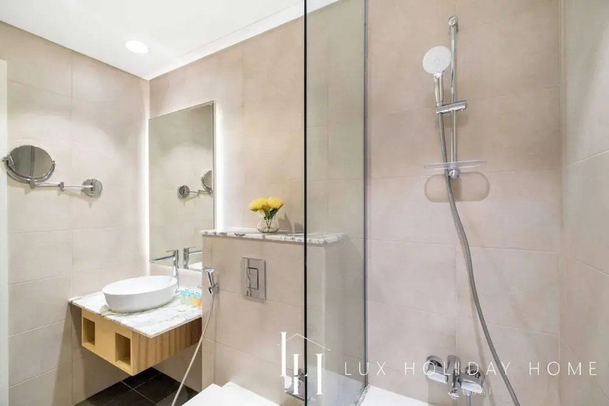 LUX The Paramount Sea View Suite