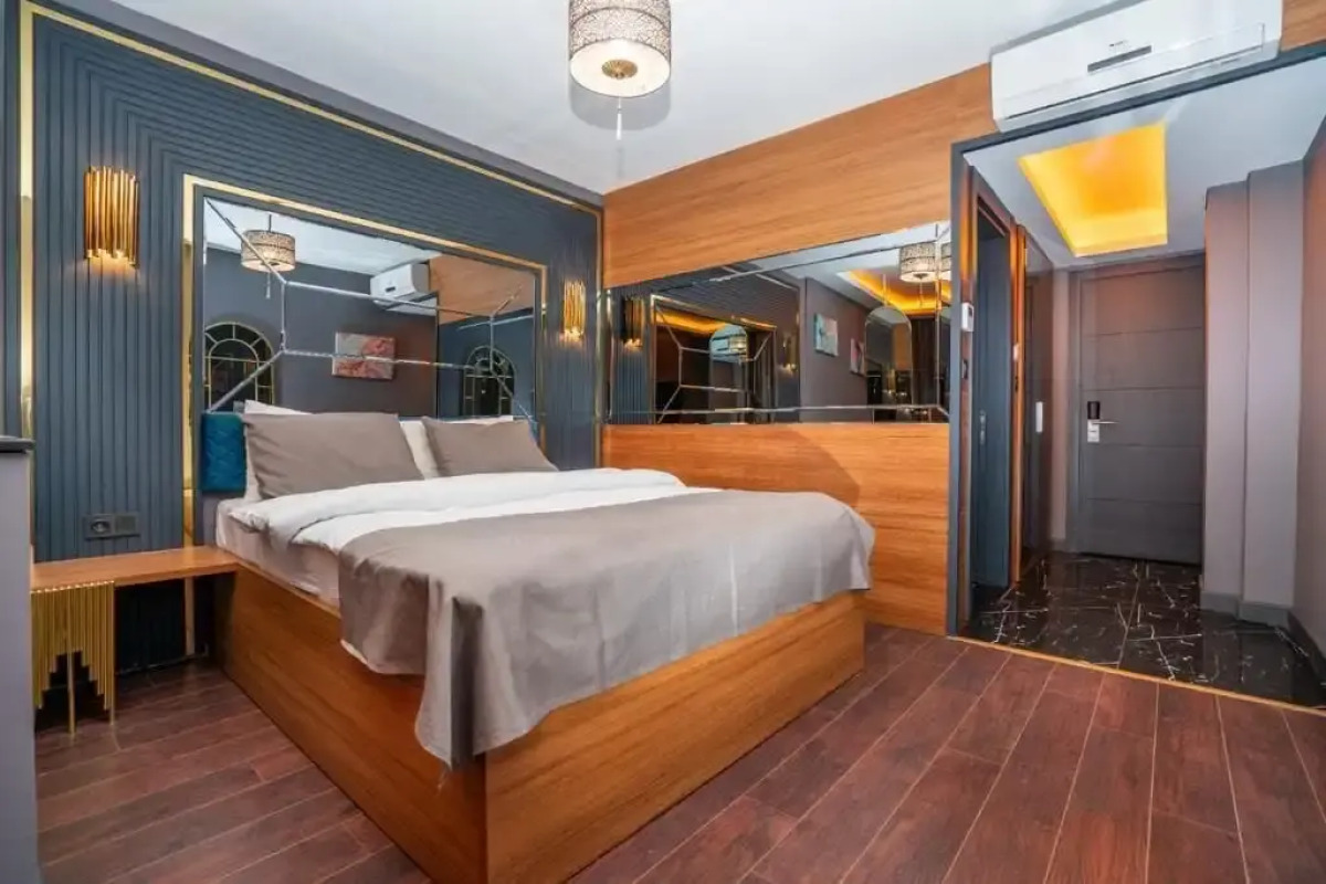 216 Eagle Palace Suite