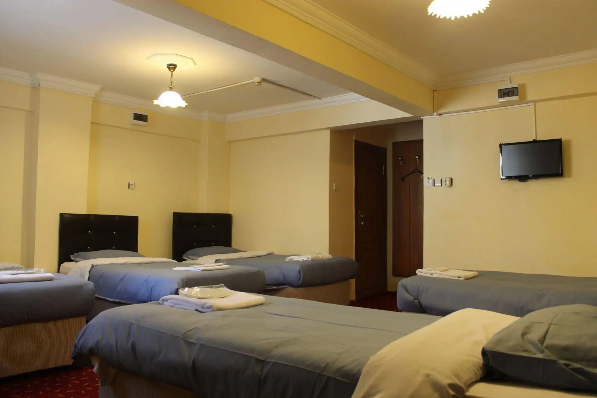 Istanbul Paris Hotel & Hostel