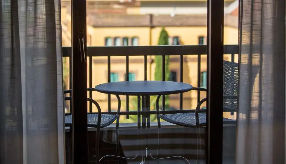 U232 Hotel
