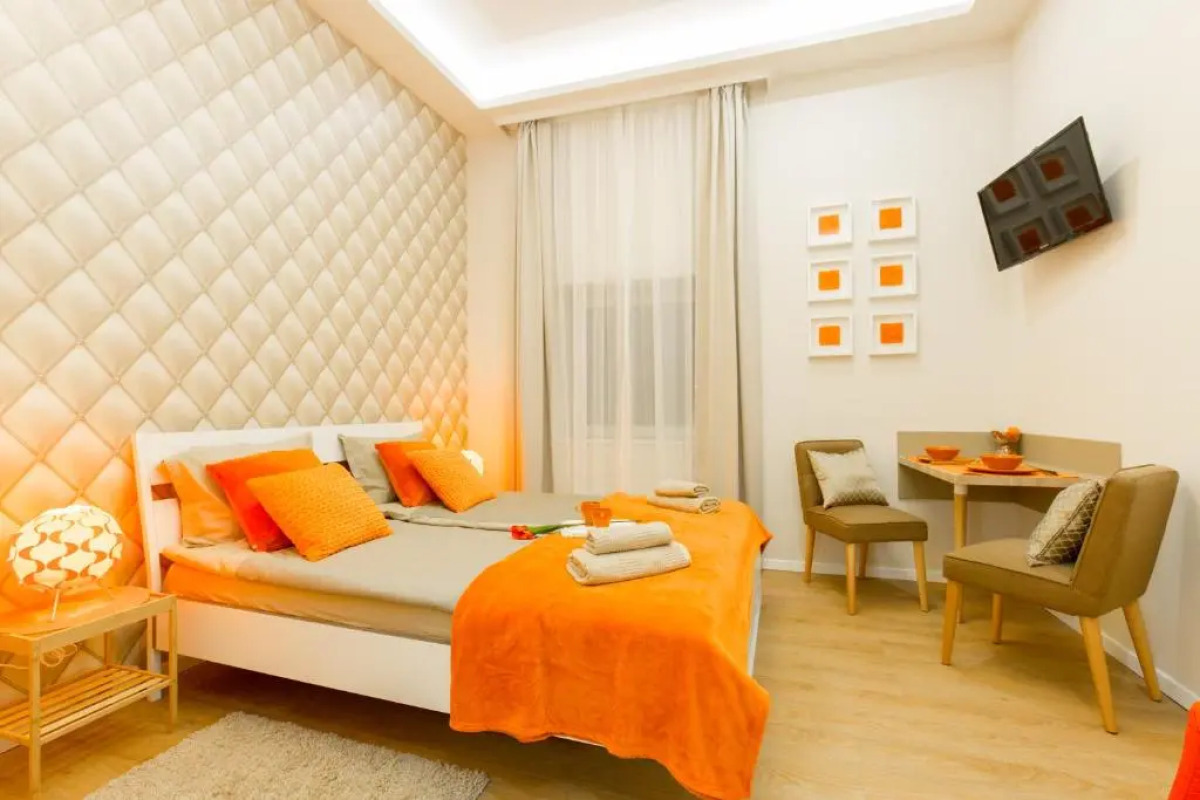 Budapest Holiday Colours