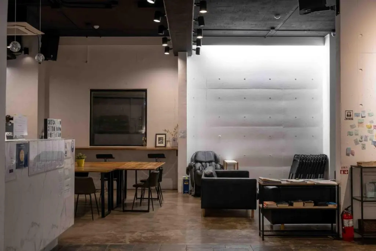 Canvas Hostel