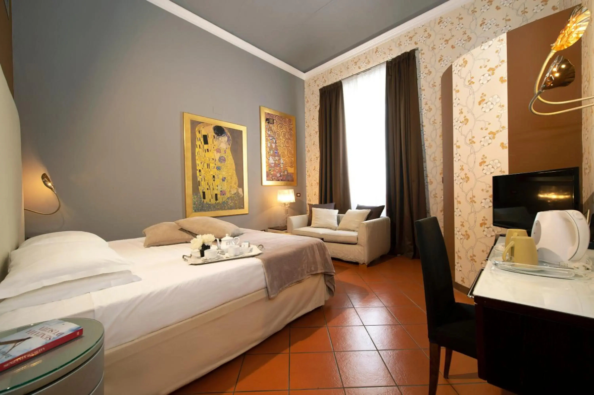 De La Pace, Sure Hotel Collection by Best Western