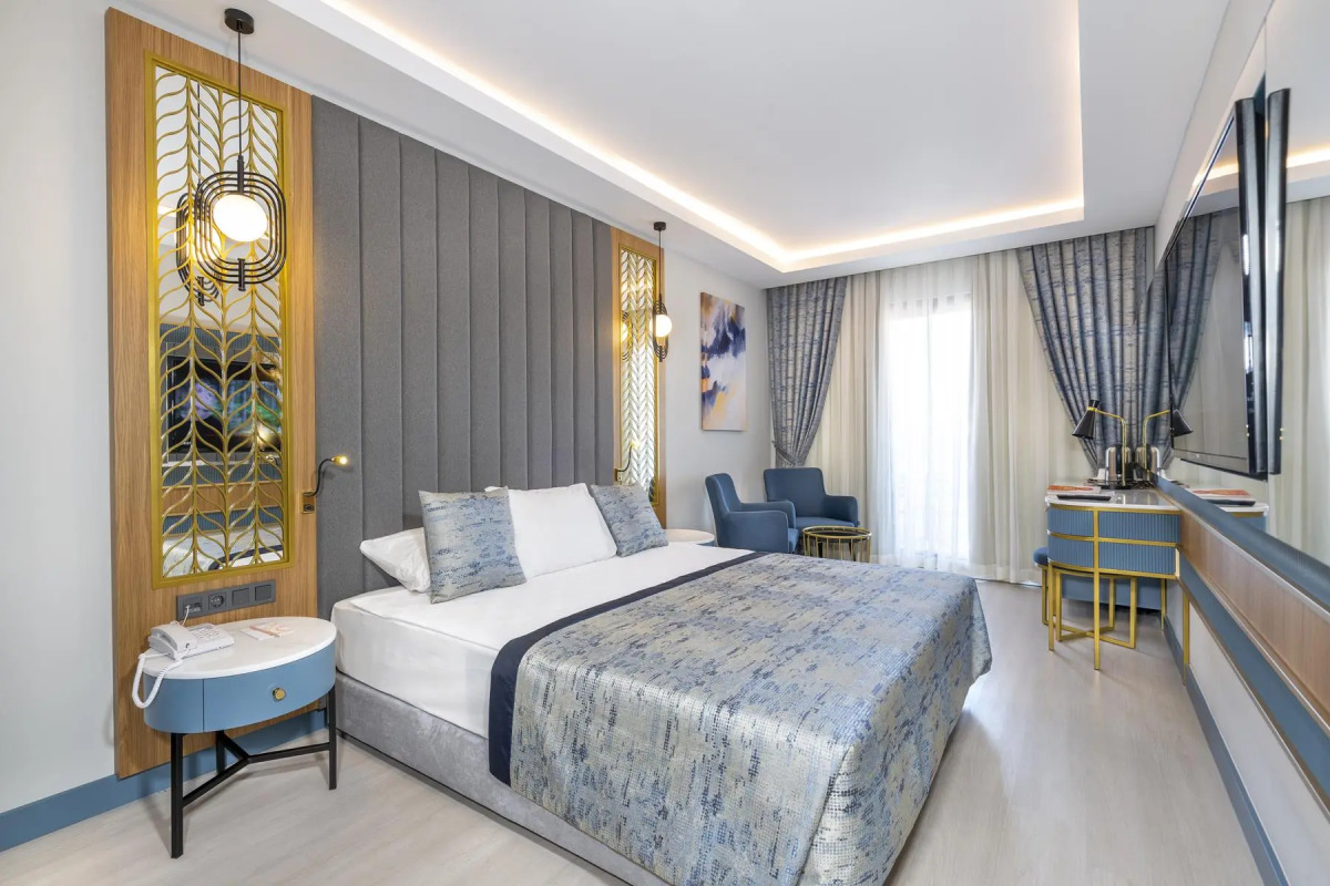 Hotel Orange Palace Side