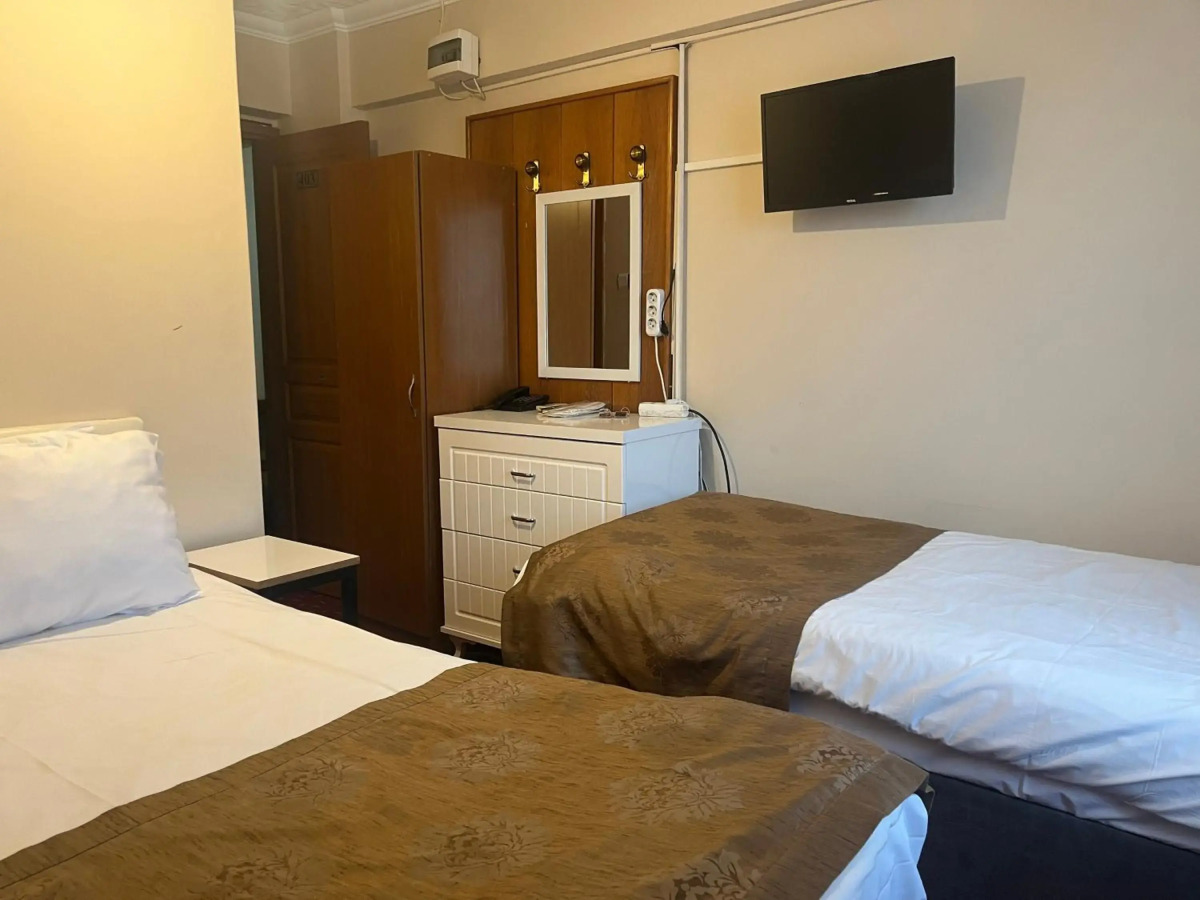Istanbul Paris Hotel & Hostel