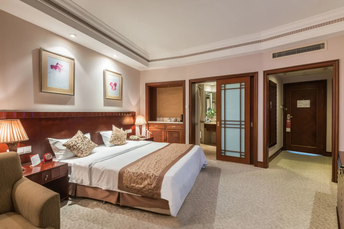 Отель Sanya Baohong